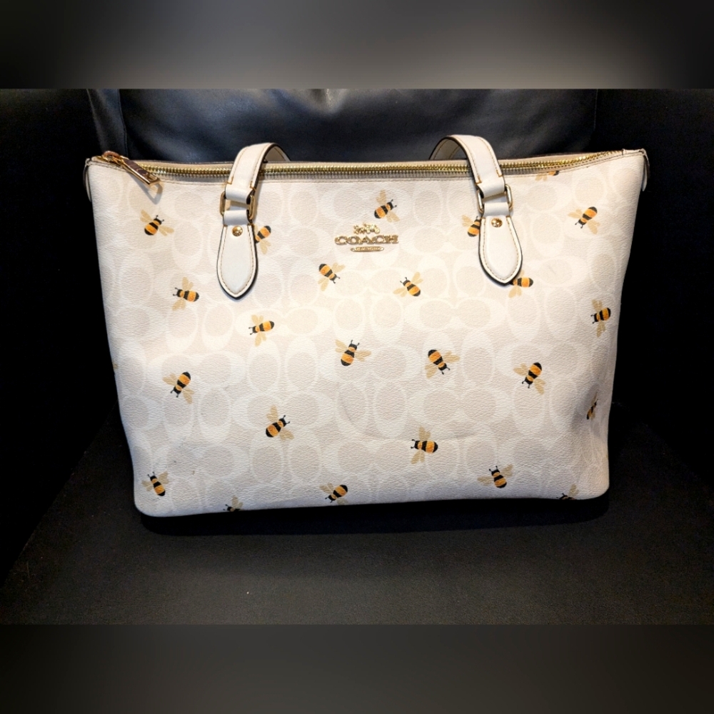 Coach Bee Gallery Tote Bag